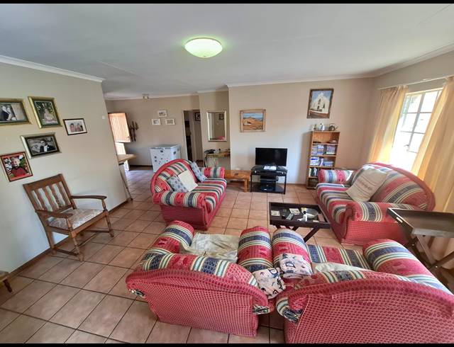 2 BEDROOM HOUSE FOR SALE IN EQUESTRIA